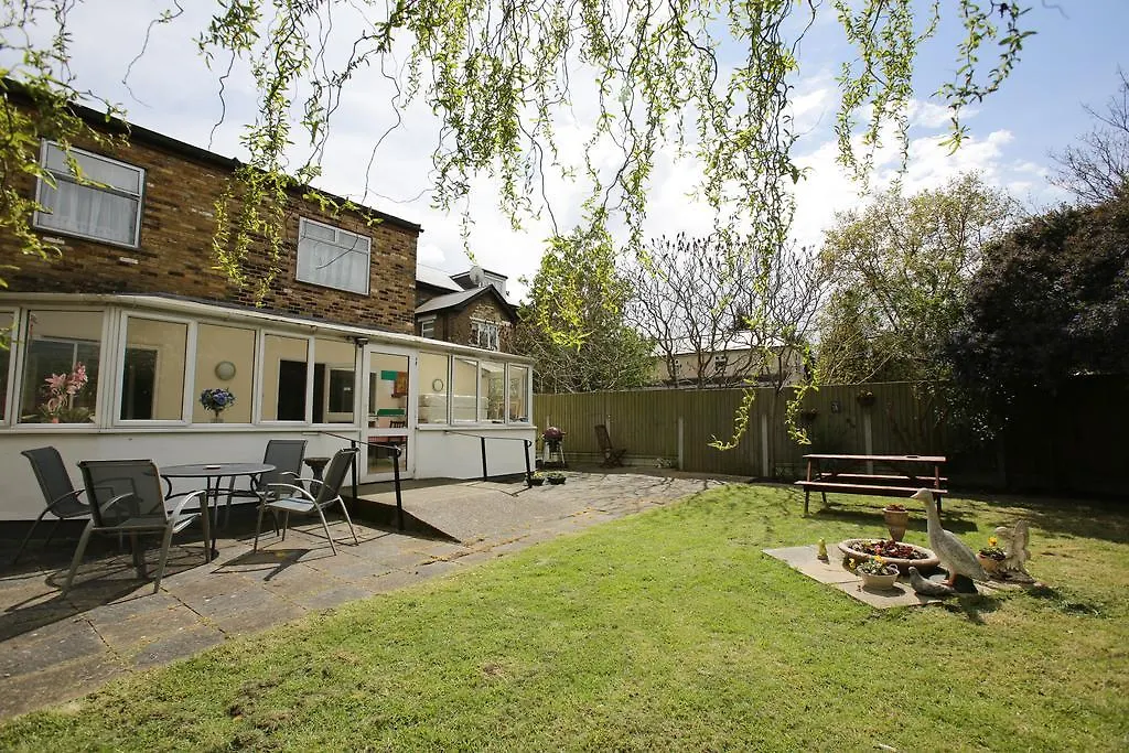 Manor House London Otel Woodford 2*,  Birleşik Krallık