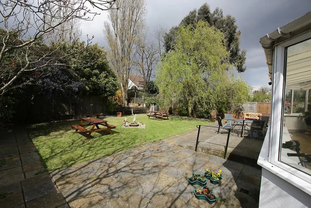 **  Manor House London Otel Woodford Birleşik Krallık