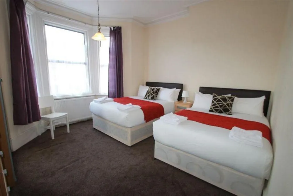 **  Manor House London Otel Woodford Birleşik Krallık