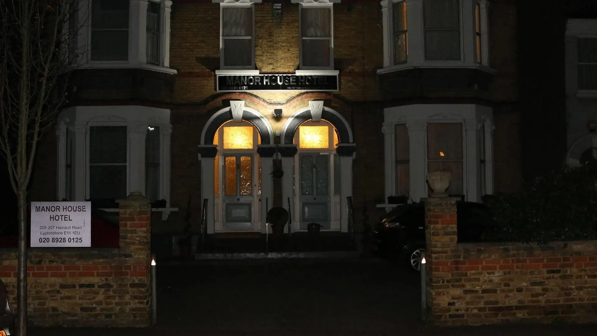 Manor House London Otel Woodford Birleşik Krallık