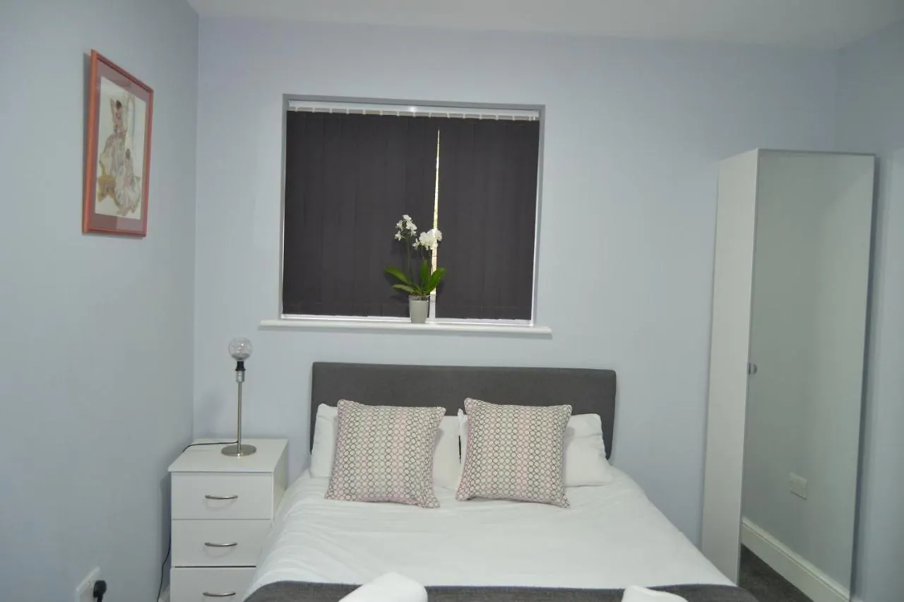 Manor House London Otel Woodford Birleşik Krallık