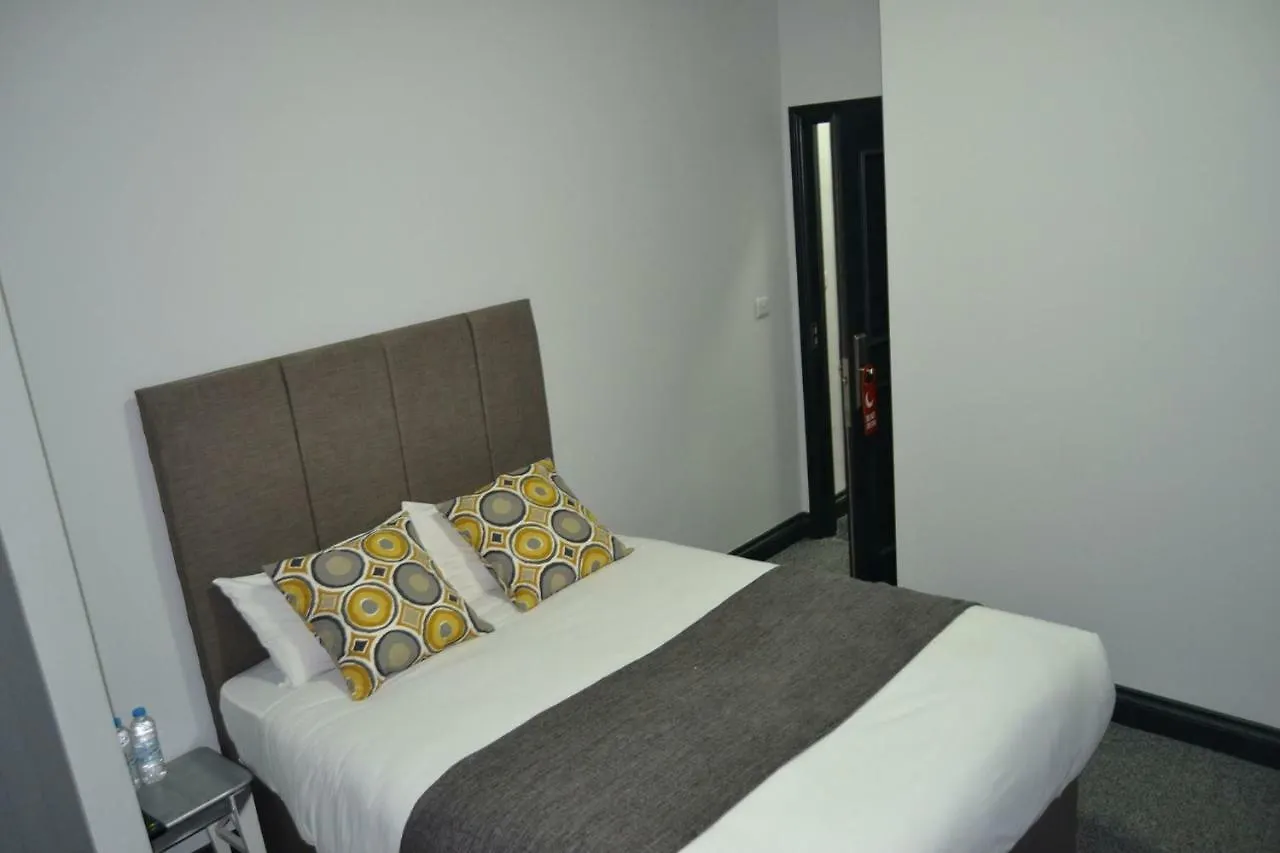 Manor House London Hotel Woodford
